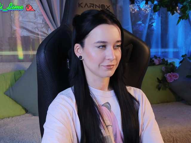 Live sex webcam photo for KiraLiLime #289452558