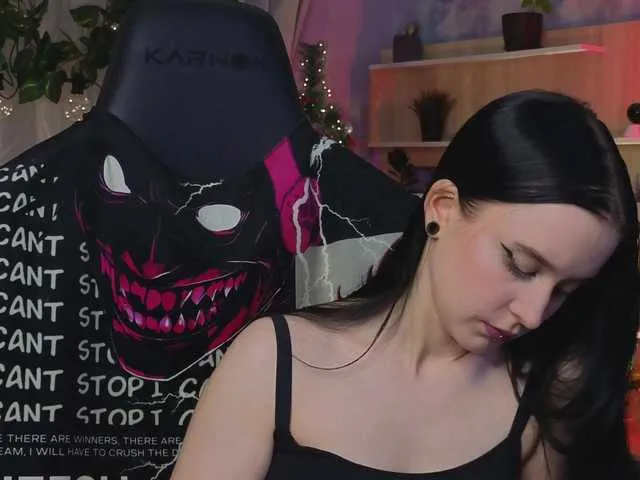 Live sex webcam photo for KiraLiLime #290623842