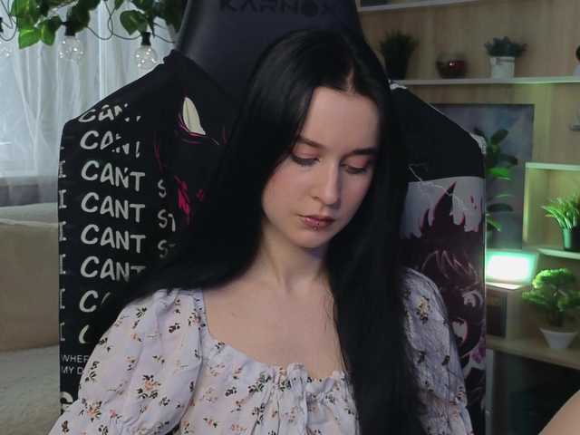 Live sex webcam photo for KiraLiLime #290636211