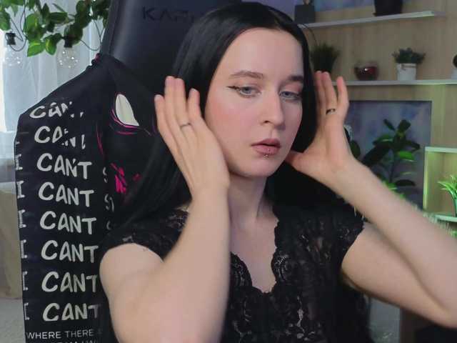 Live sex webcam photo for KiraLiLime #290642374