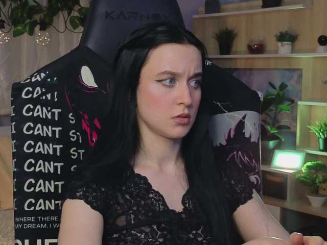 Live sex webcam photo for KiraLiLime #290643795