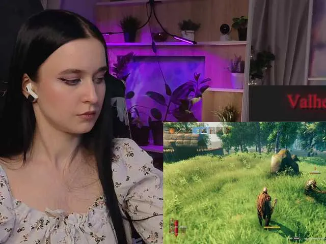 Live sex webcam photo for KiraLiLime #290734118