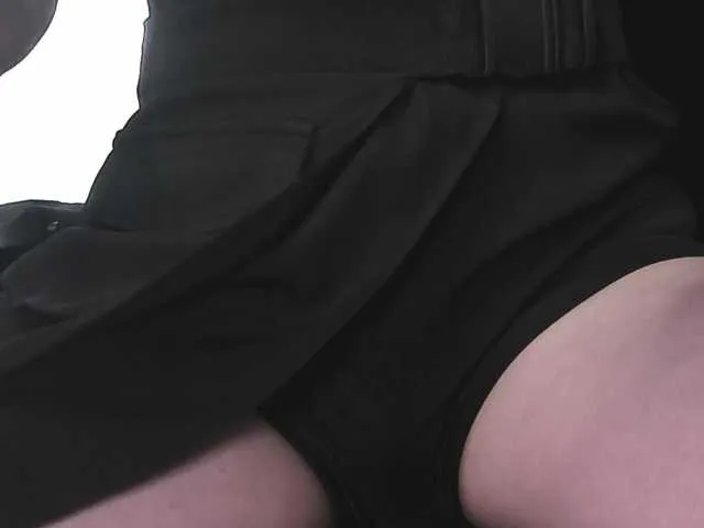 Live sex webcam photo for KiraLiLime #290828222