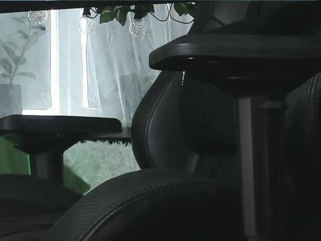 Live sex webcam photo for KiraLiLime #290854429