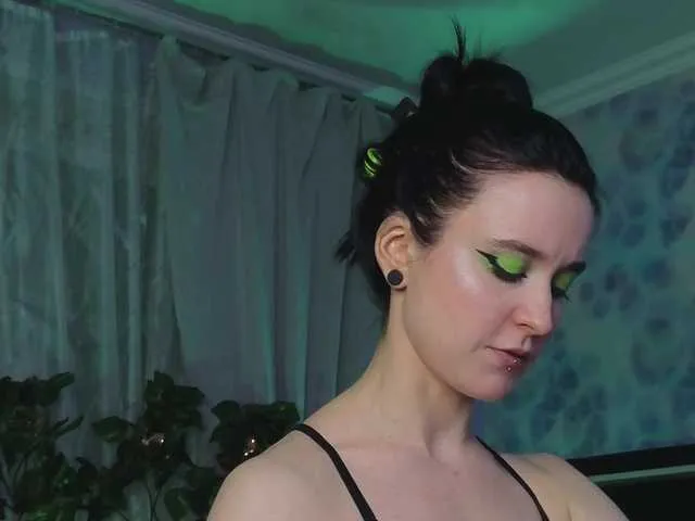 Live sex webcam photo for KiraLiLime #290864014