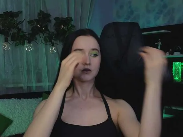 Live sex webcam photo for KiraLiLime #290993211