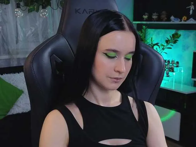 Live sex webcam photo for KiraLiLime #291016908