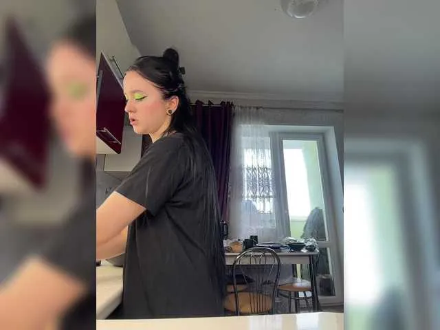 Live sex webcam photo for KiraLiLime #291021848