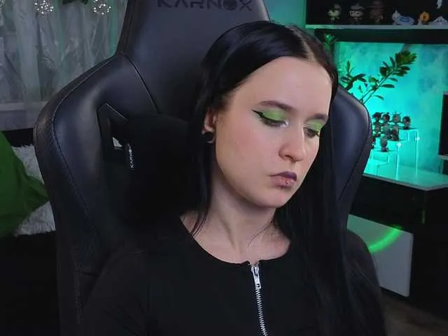 Live sex webcam photo for KiraLiLime #291023749