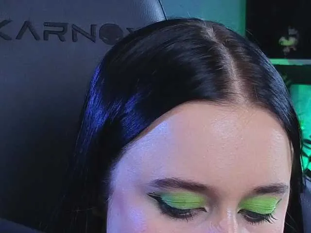 Live sex webcam photo for KiraLiLime #291046079