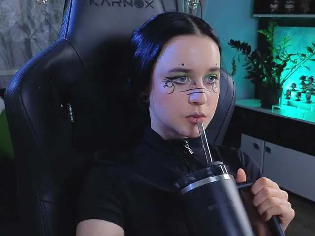 Live sex webcam photo for KiraLiLime #291121547