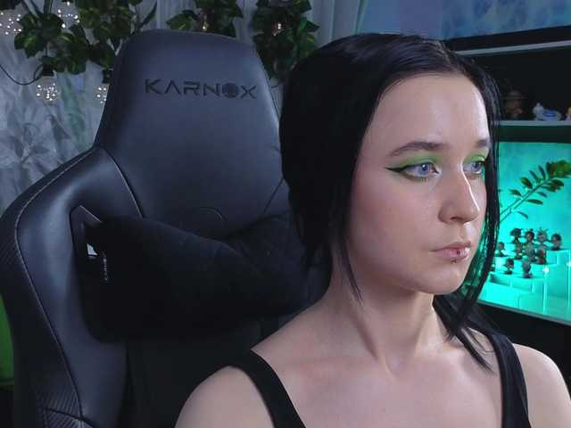 Live sex webcam photo for KiraLiLime #291140721