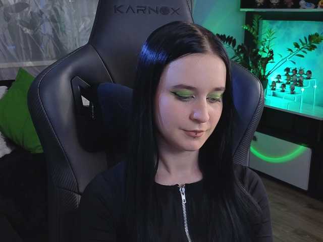 Live sex webcam photo for KiraLiLime #291240845