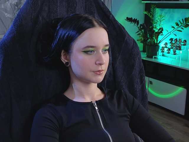 Live sex webcam photo for KiraLiLime #291255516