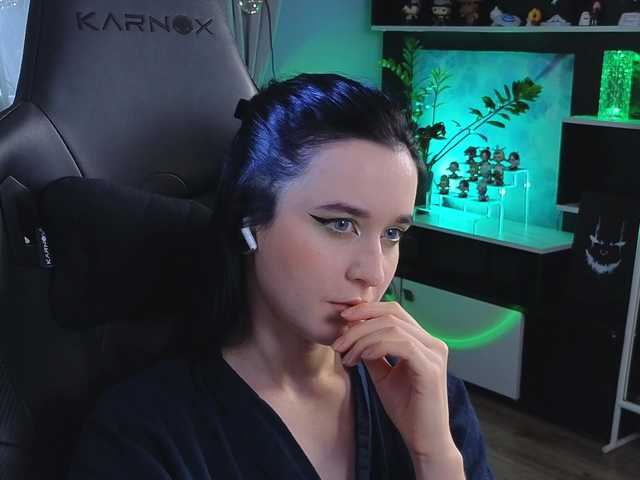 Live sex webcam photo for KiraLiLime #291291339