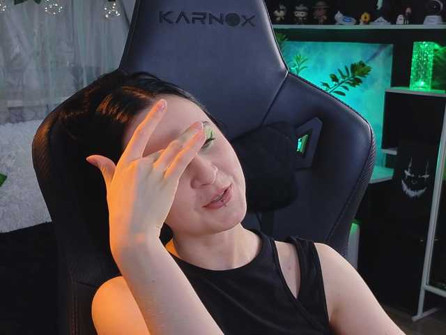 Live sex webcam photo for KiraLiLime #291304152