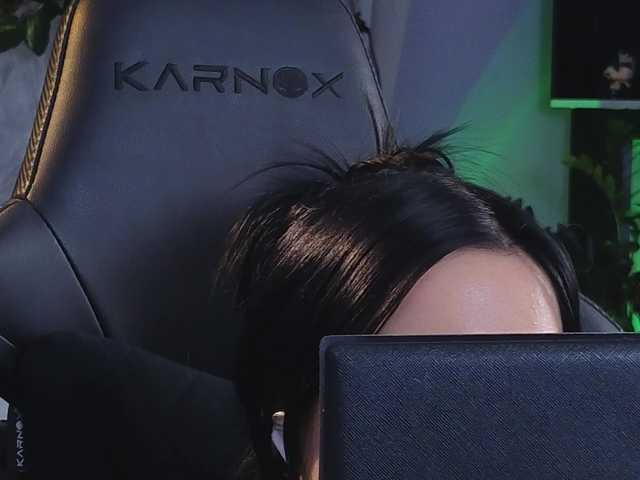 Live sex webcam photo for KiraLiLime #291316449