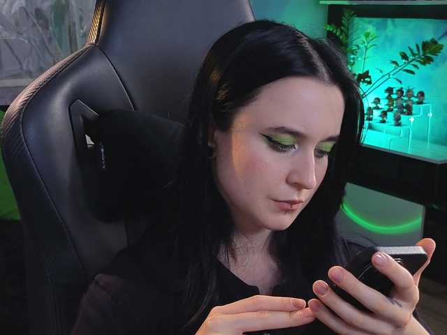 Live sex webcam photo for KiraLiLime #291329276