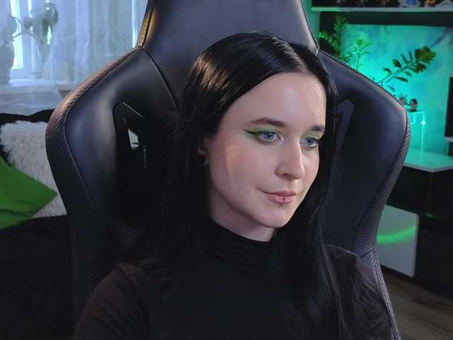 Live sex webcam photo for KiraLiLime #291337889