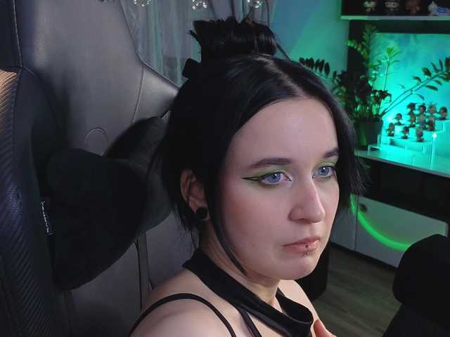 Live sex webcam photo for KiraLiLime #291350595