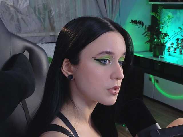 Live sex webcam photo for KiraLiLime #291357333