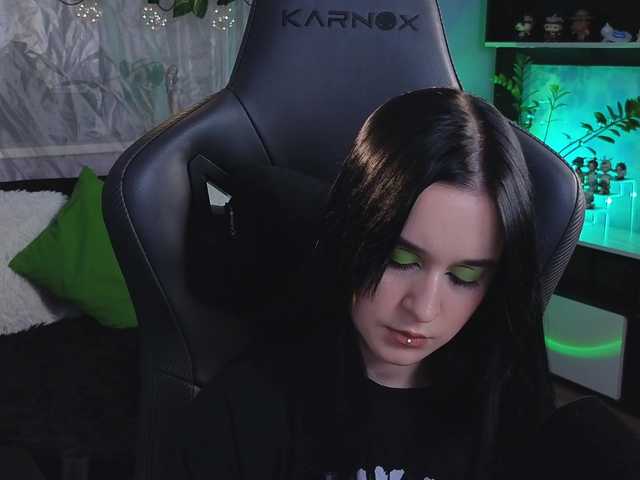 Live sex webcam photo for KiraLiLime #291388787