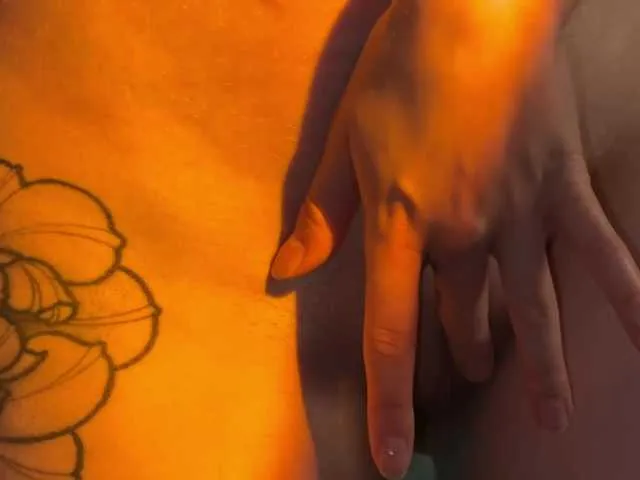 Live sex webcam photo for KiraLiLime #292043834