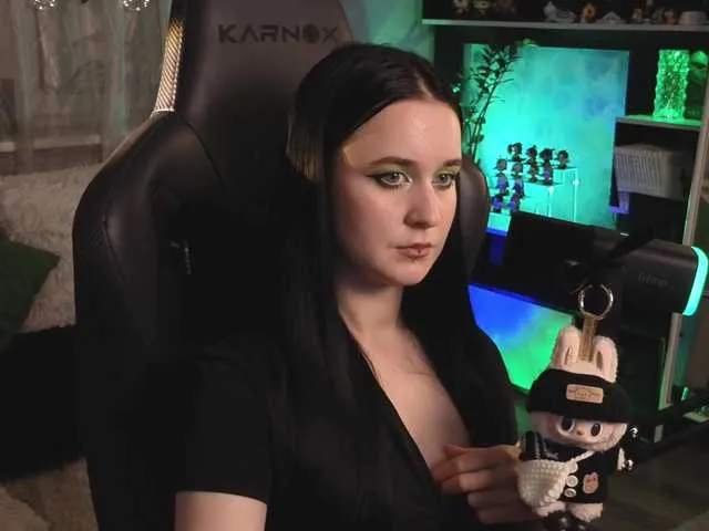 Live sex webcam photo for KiraLiLime #292159400