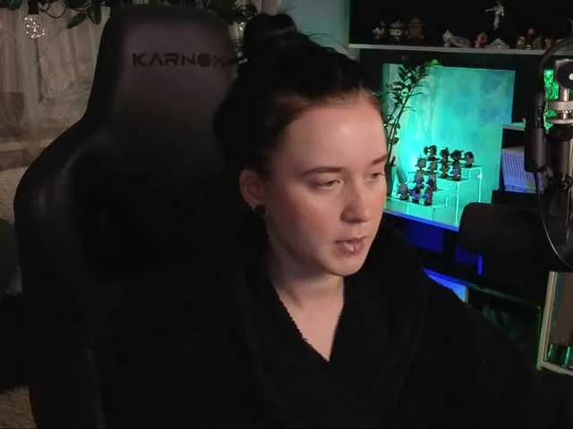 Live sex webcam photo for KiraLiLime #292277893