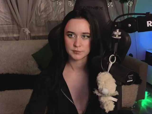 Live sex webcam photo for KiraLiLime #292332784