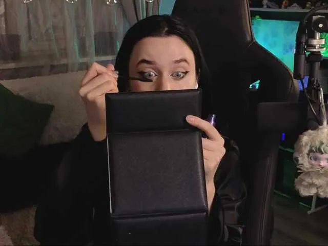 Live sex webcam photo for KiraLiLime #292337074