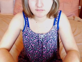 Live sex webcam photo for KiraRain #142076079