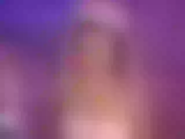 Live sex webcam photo for KiraRoxx #292180435
