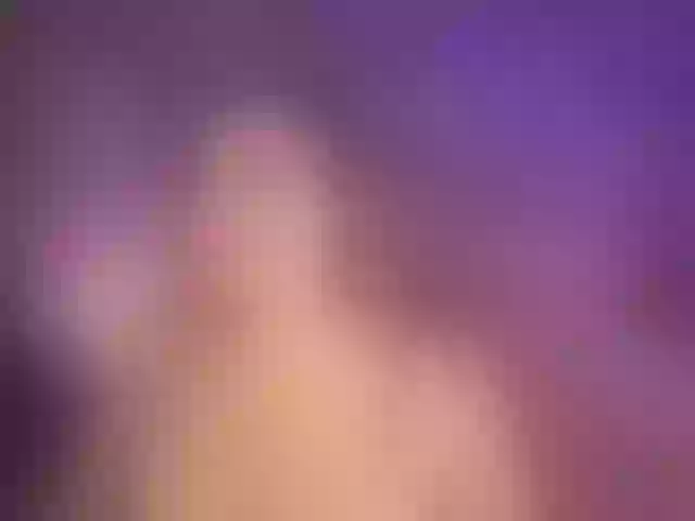 Live sex webcam photo for KiraRoxx #292225148