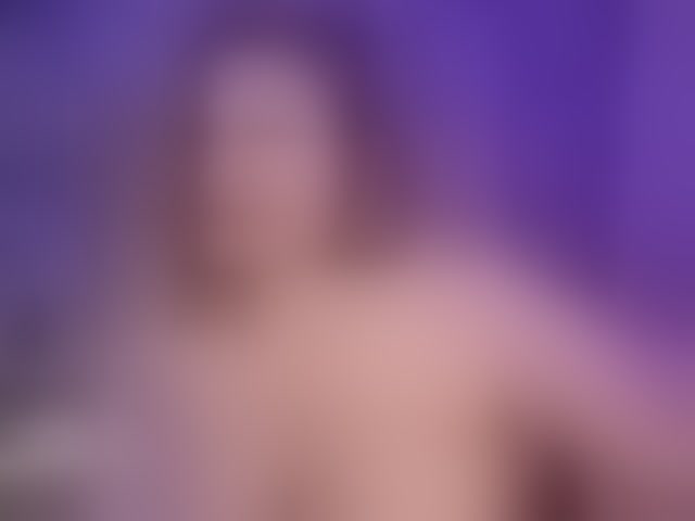Live sex webcam photo for KiraRoxx #293439827