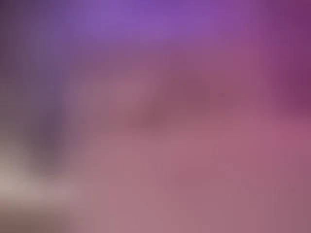 Live sex webcam photo for KiraRoxx #293540240