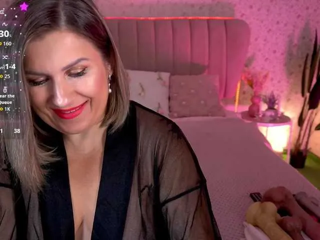 Live sex webcam photo for KiraRoxx #294159138
