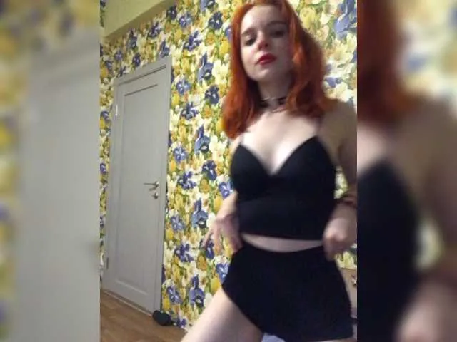 Live sex webcam photo for KiraSaud69 #275576543