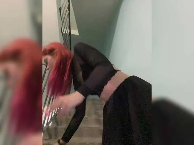 Live sex webcam photo for KiraSaud69 #291368352