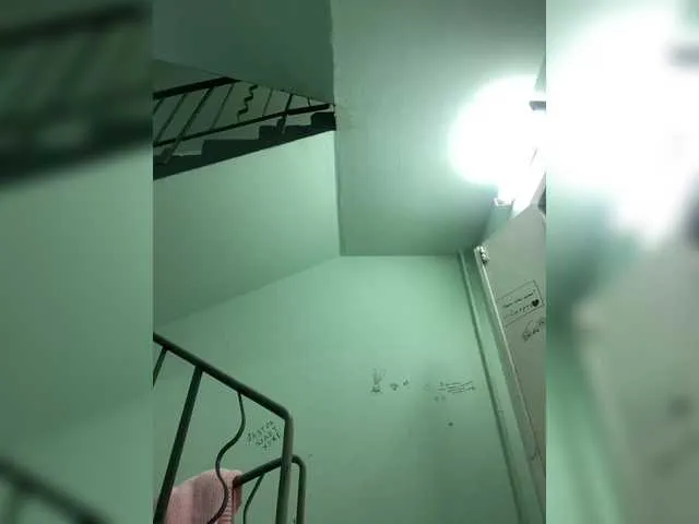 Live sex webcam photo for KiraSaud69 #291698114