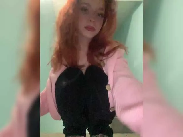 Live sex webcam photo for KiraSaud69 #292188717