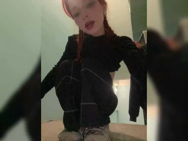 Live sex webcam photo for KiraSaud69 #292272801