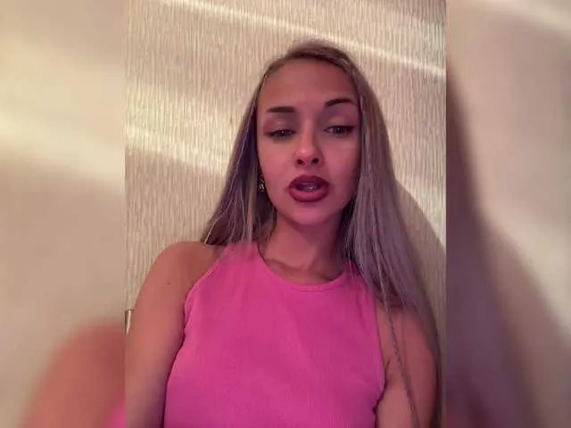 Live sex webcam photo for KiraWhite #291203159