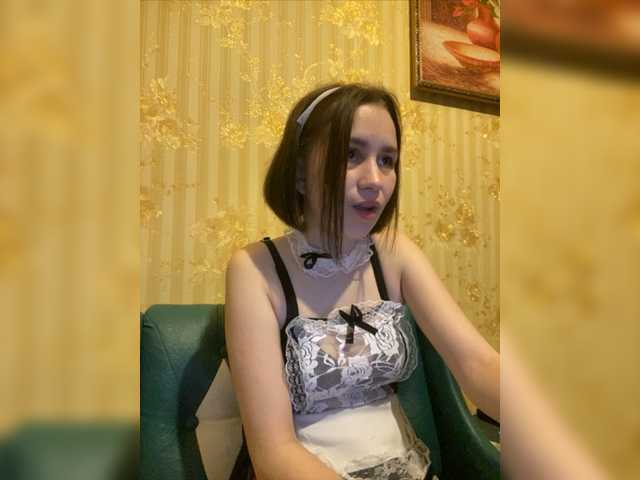 Live sex webcam photo for KiraXFame #277909575