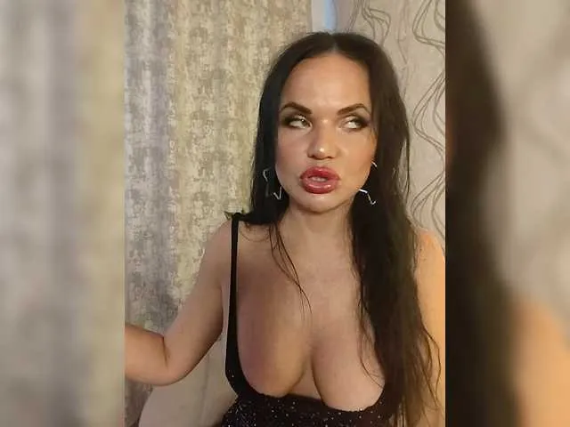 Live sex webcam photo for Kirakedi #292577791