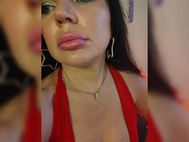 Live sex webcam photo for Kirakedi #293737962