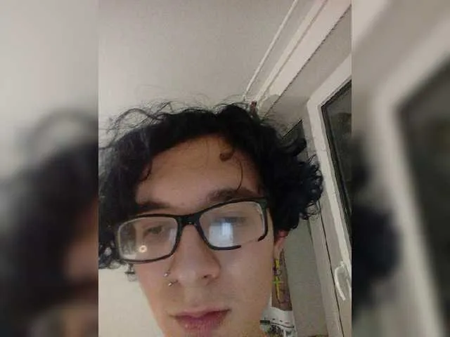 Live sex webcam photo for Kiriae #277251802