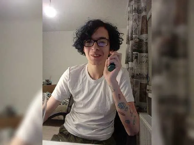 Live sex webcam photo for Kiriae #277328007