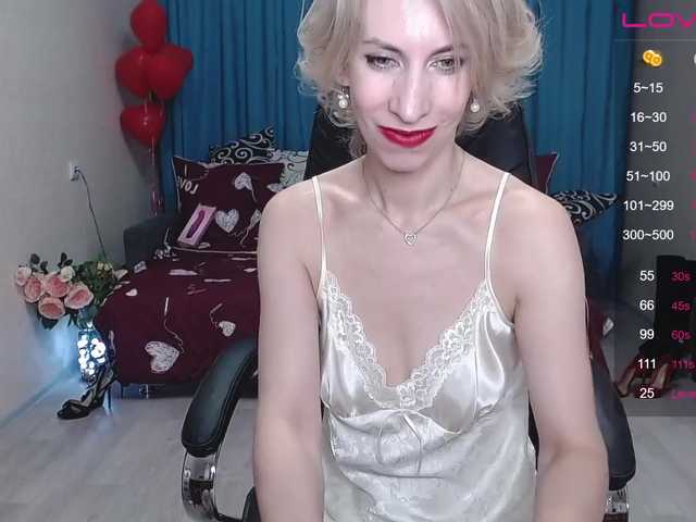 Live sex webcam photo for KirstenDesire #272545541