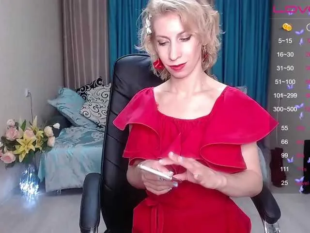 Live sex webcam photo for KirstenDesire #273191573